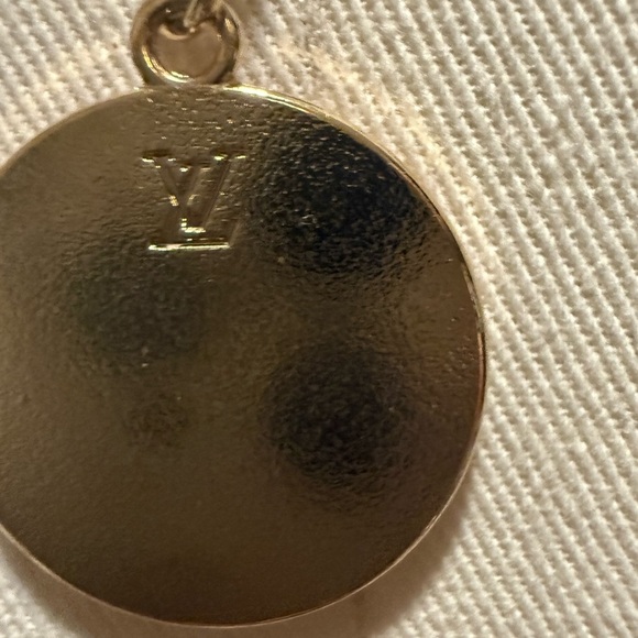 Louis Vuitton Red and Gold Pendant - Picture 5 of 5